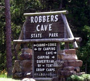 Entrance sign for Robbers Cave State Park